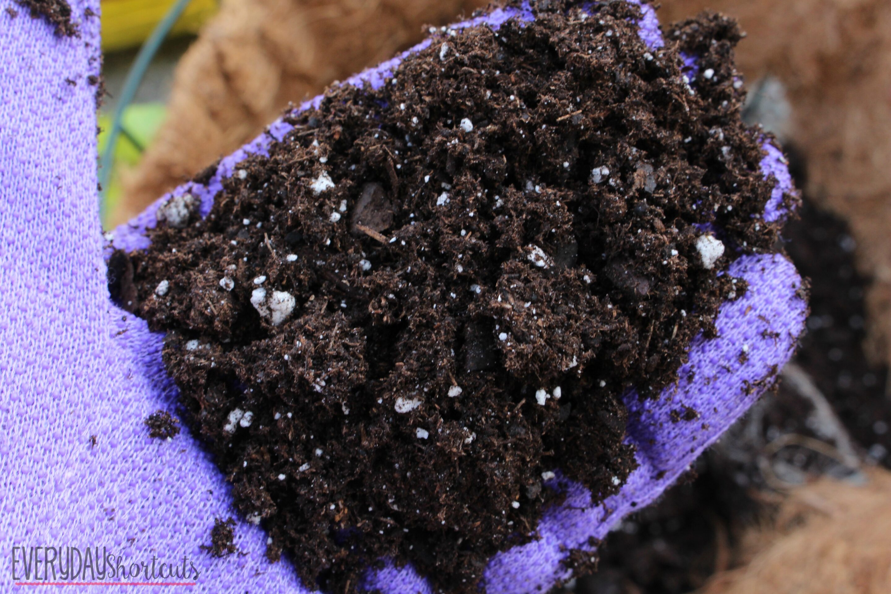 miracle gro potting soil
