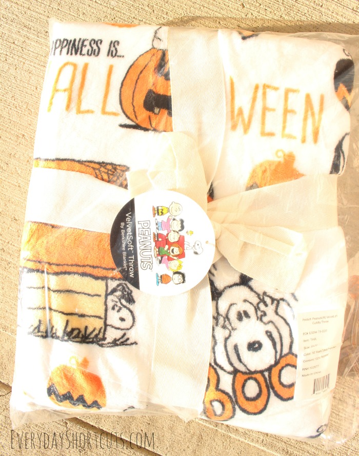 Rubber Rollers Throw Blankets. Keep warm and cozy with any of our vast assortment of blankets and throws. Whether curling up on the couch or snuggling in bed in a bevy of blankets, Bed Bath & .