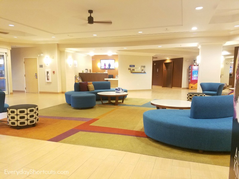 fairfield-inn-and-suites-lobby