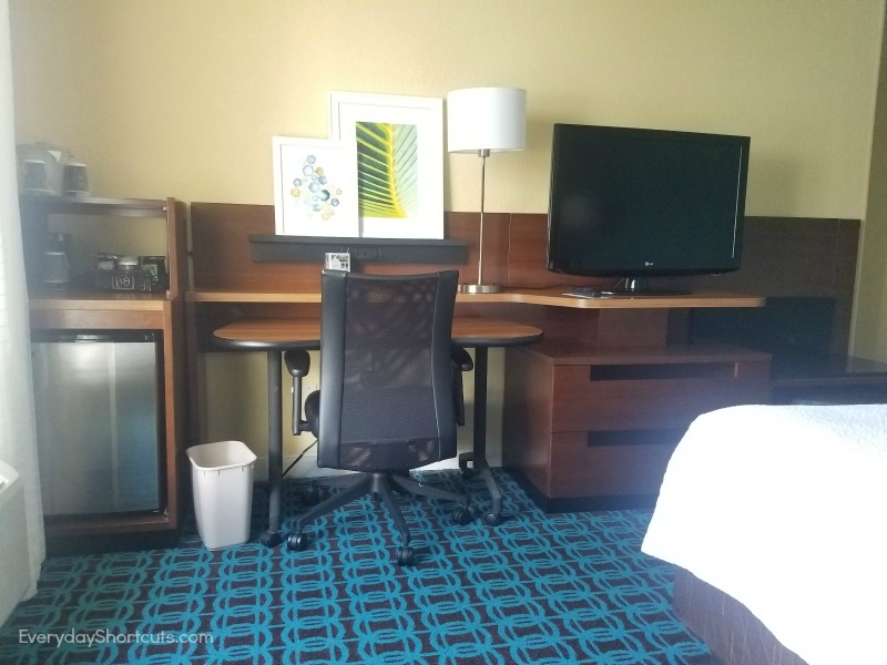 fairfield-inn-and-suites-work-station