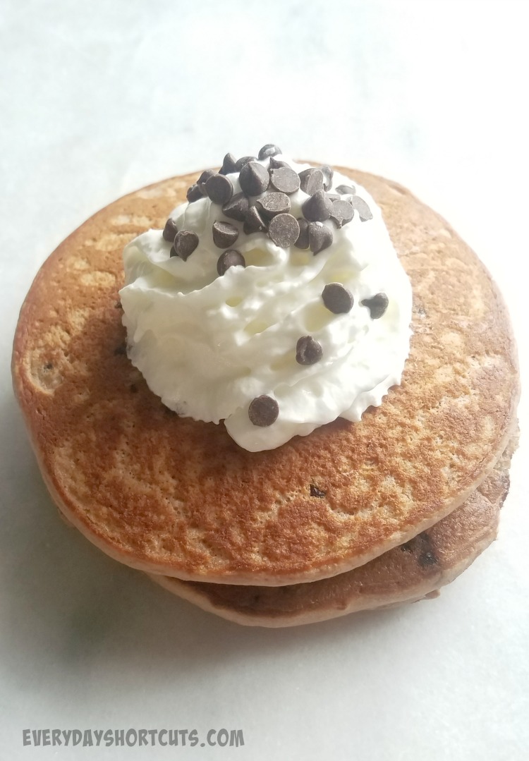 Anyone else uses a protein shaker for mixing pancake batter? : r/lifehacks