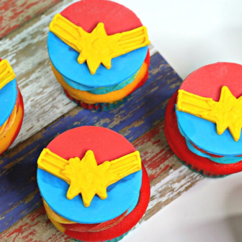 Captain-Marvel-Cupcake-480x480