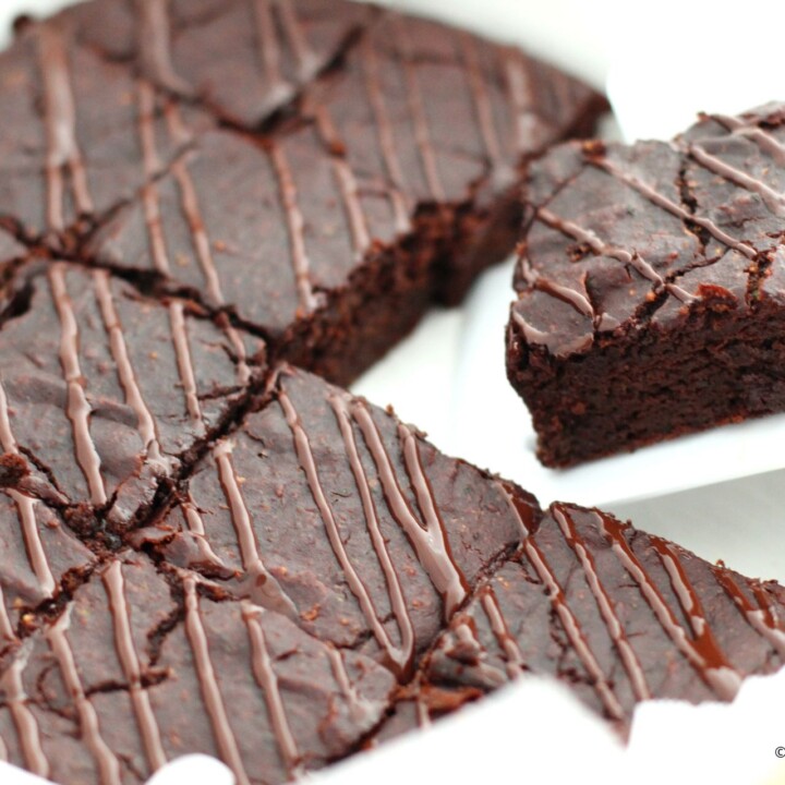 Dark-Chocolate-Zucchini-Brownies-Bars-720x720