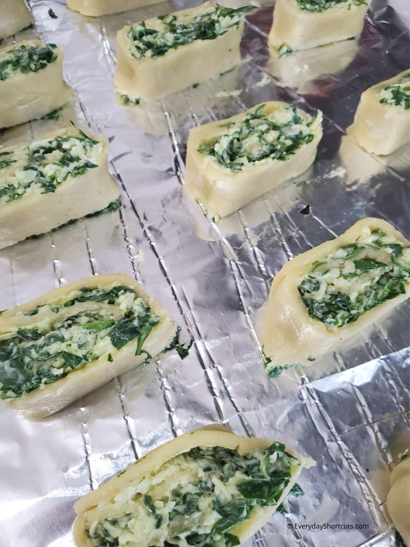 cheesy spinach roll ups