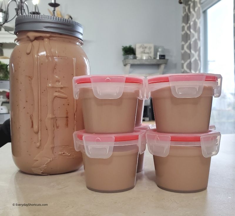 https://everydayshortcuts.com/wp-content/uploads/2020/02/how-to-make-mason-jar-ice-cream.jpg