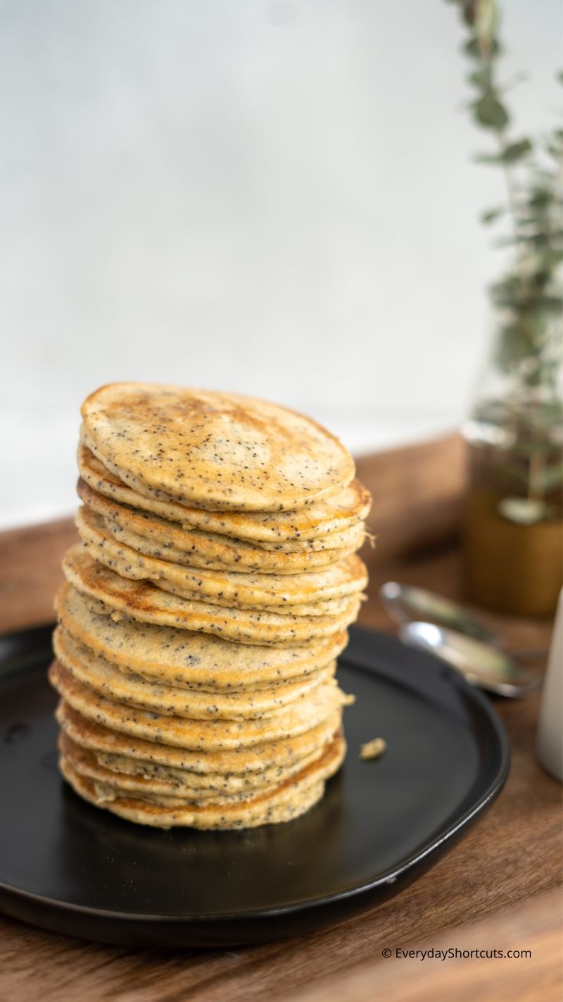 Keto Banana Poppy Seed Pancakes