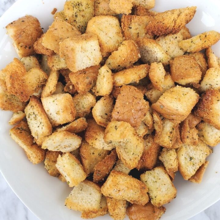 how-to-make-homemade-croutons-720x720