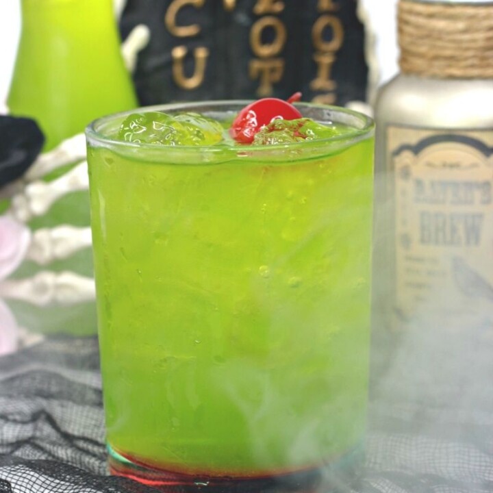 Hocus Pocus Inspired Amuck Cocktail - Everyday Shortcuts