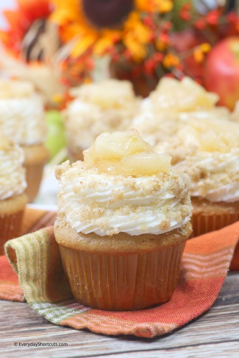Apple Crisp Cupcakes