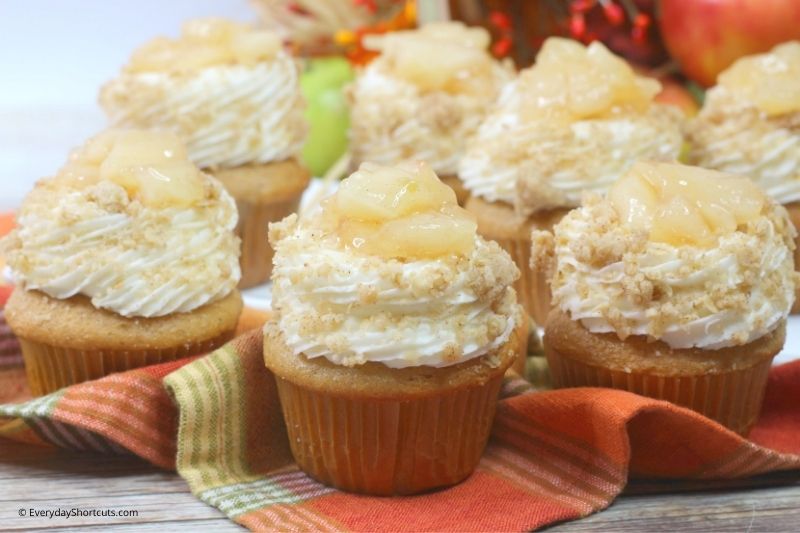 how to make Apple Crisp Cupcakes