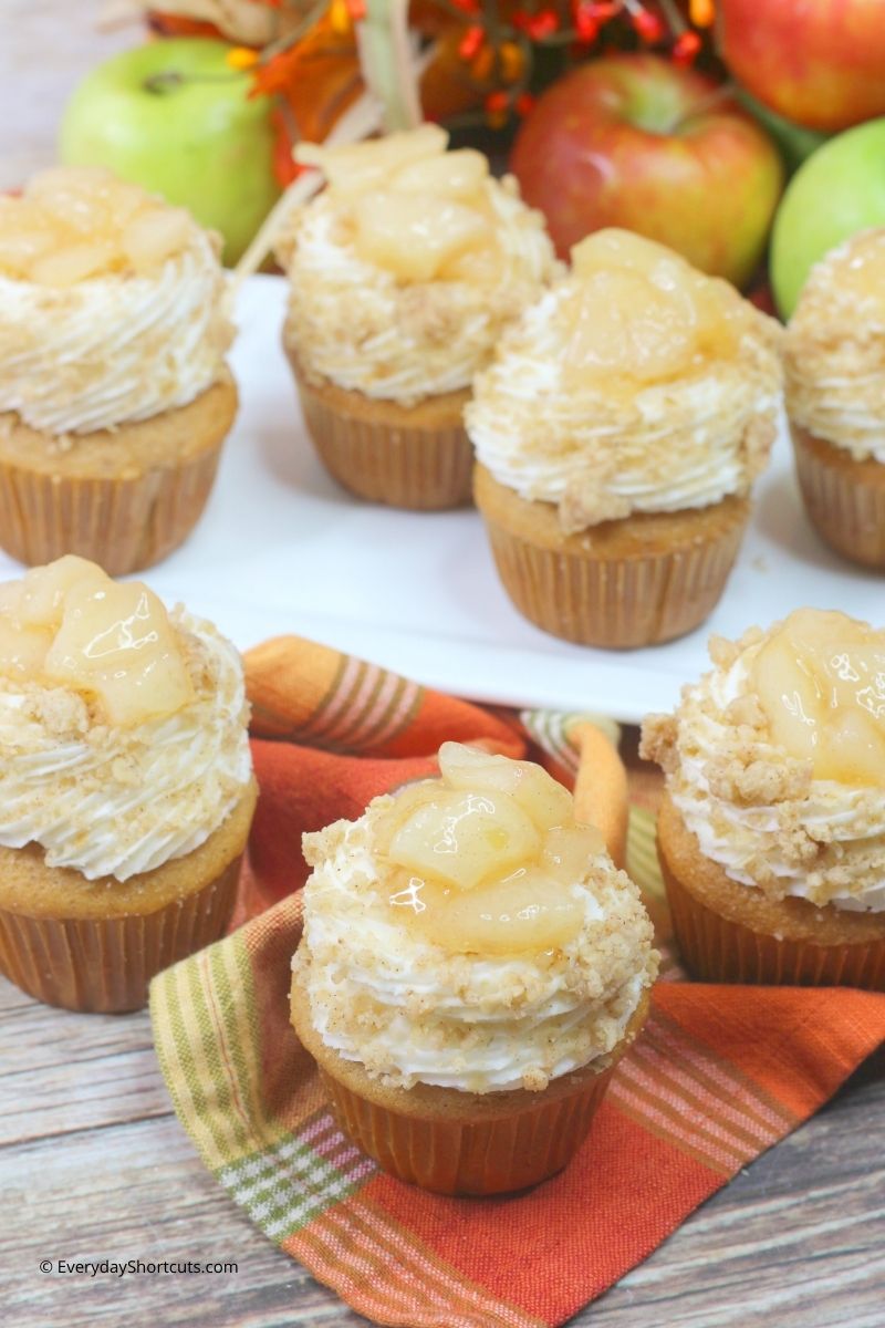 Apple Crisp Cupcakes Recipe with Cream Cheese Frosting and Streusel