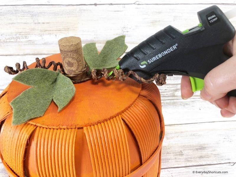 how to make pumpkin decor out of a basket