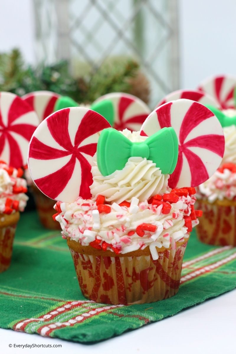 peppermint twist minnie mouse cupcakes