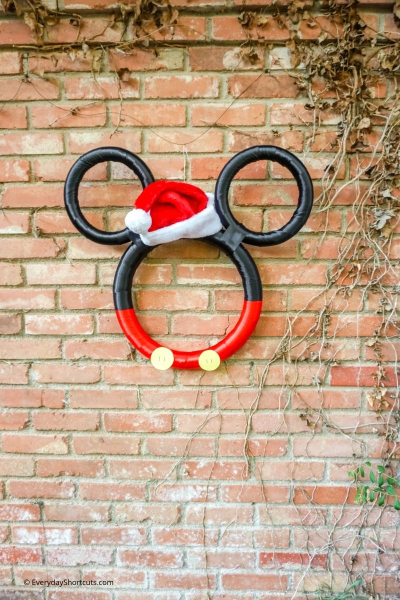 DIY Mickey Ears Wreath