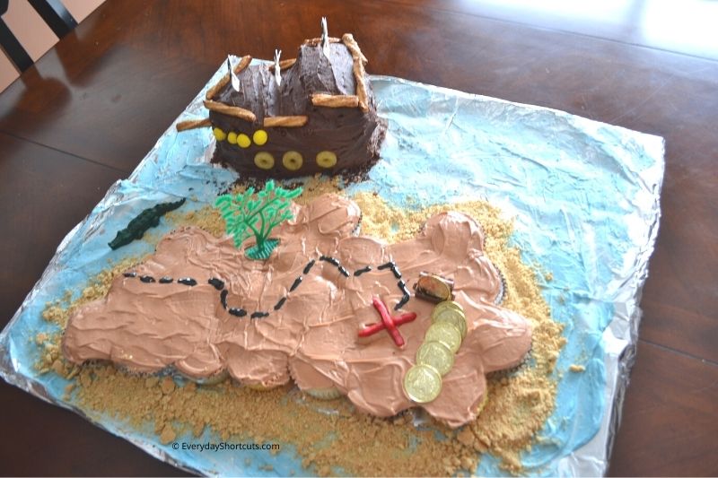 how to make a pirate ship and treasure map cake