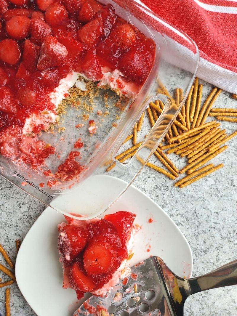 how to make Strawberry Pretzel Dessert