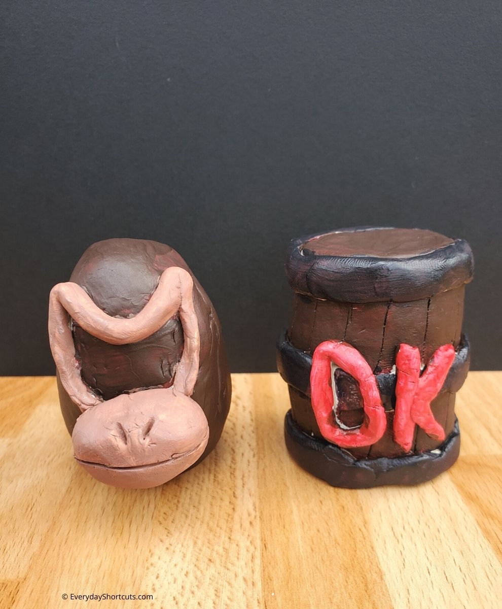 Donkey Kong Clay Egg & Barrel