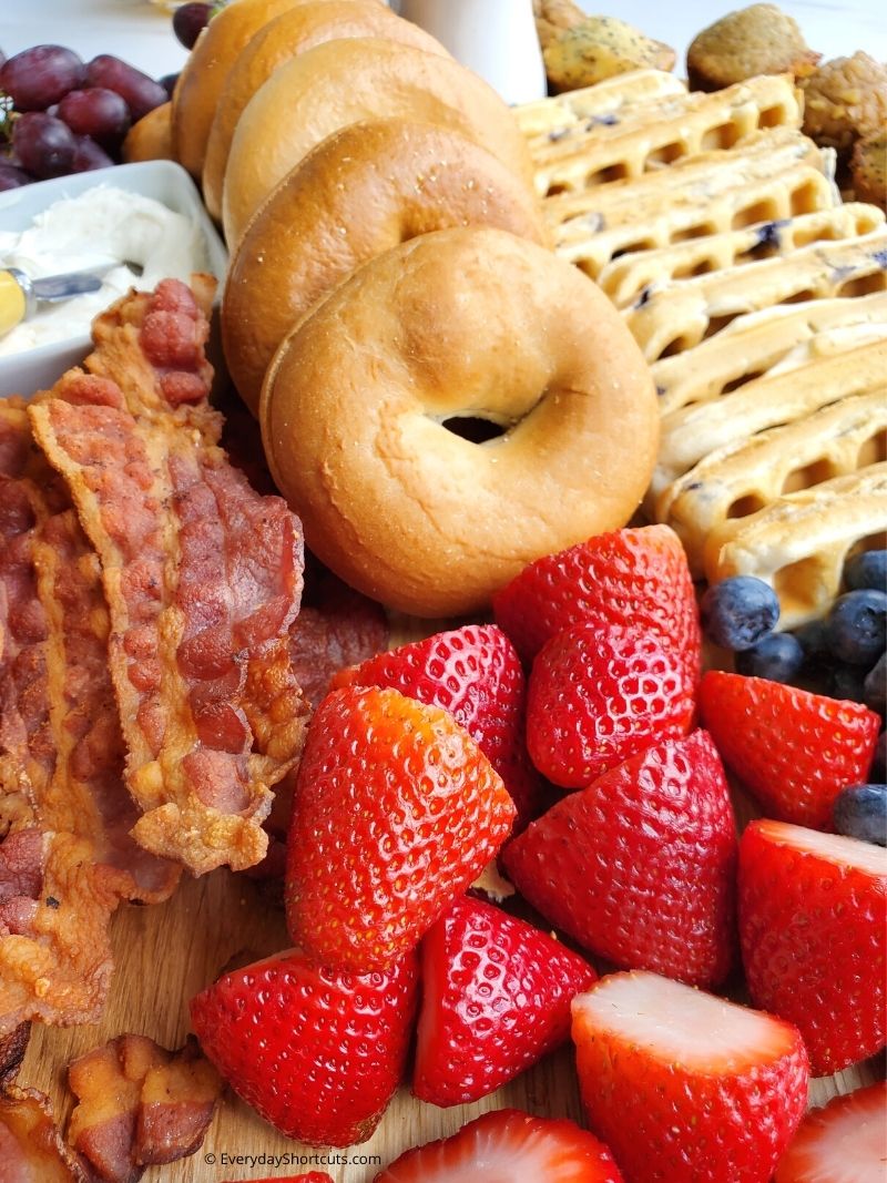 How to Make a Breakfast Charcuterie Board