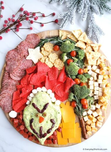 Grinch Christmas Charcuterie Board - Everyday Shortcuts