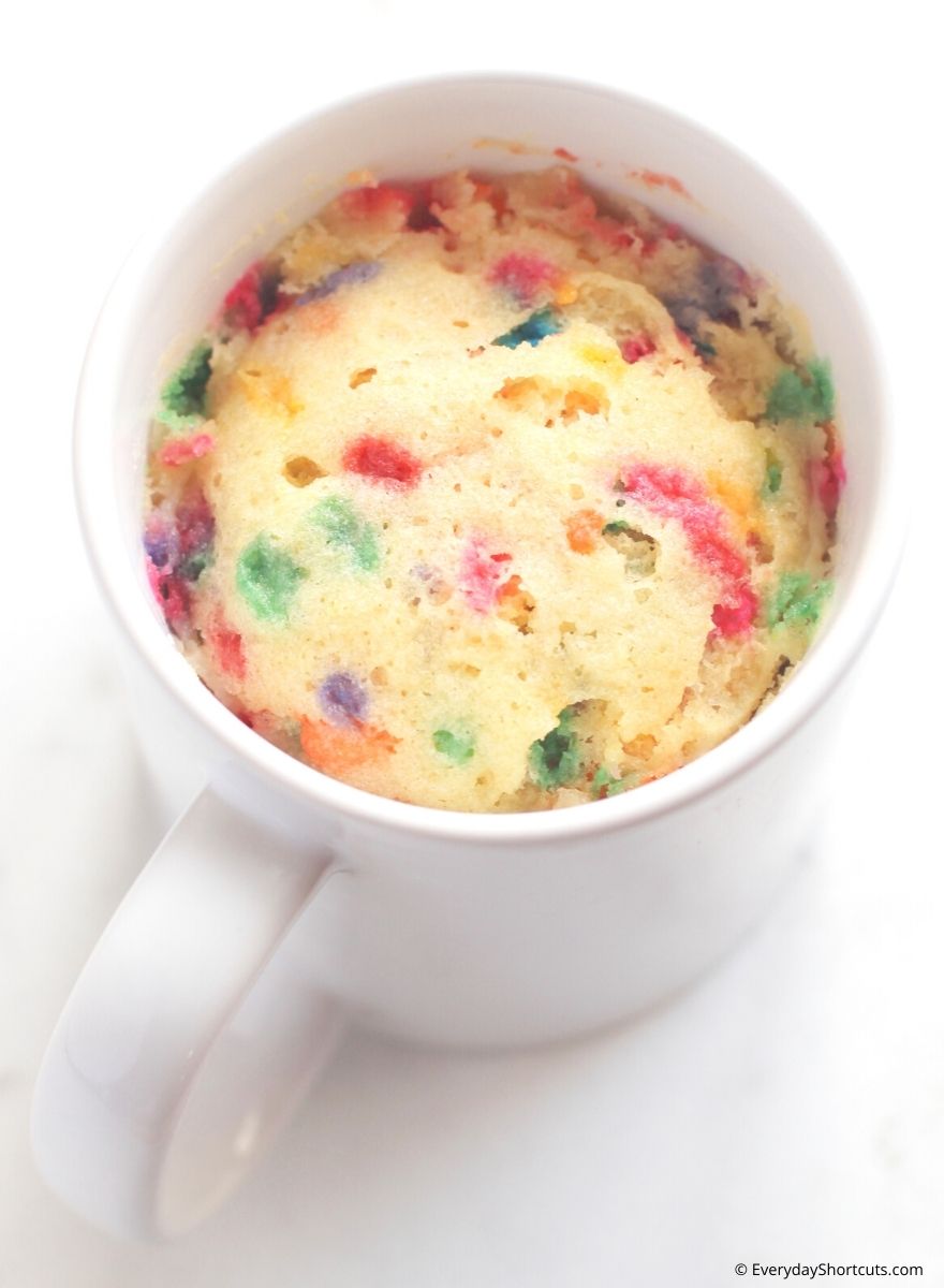 https://everydayshortcuts.com/wp-content/uploads/2022/01/funfetti-cake-cooked-in-the-microwave.jpg