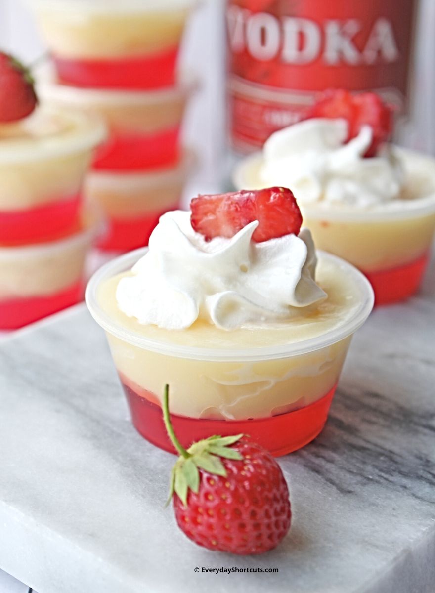 strawberry cheesecake pudding shots
