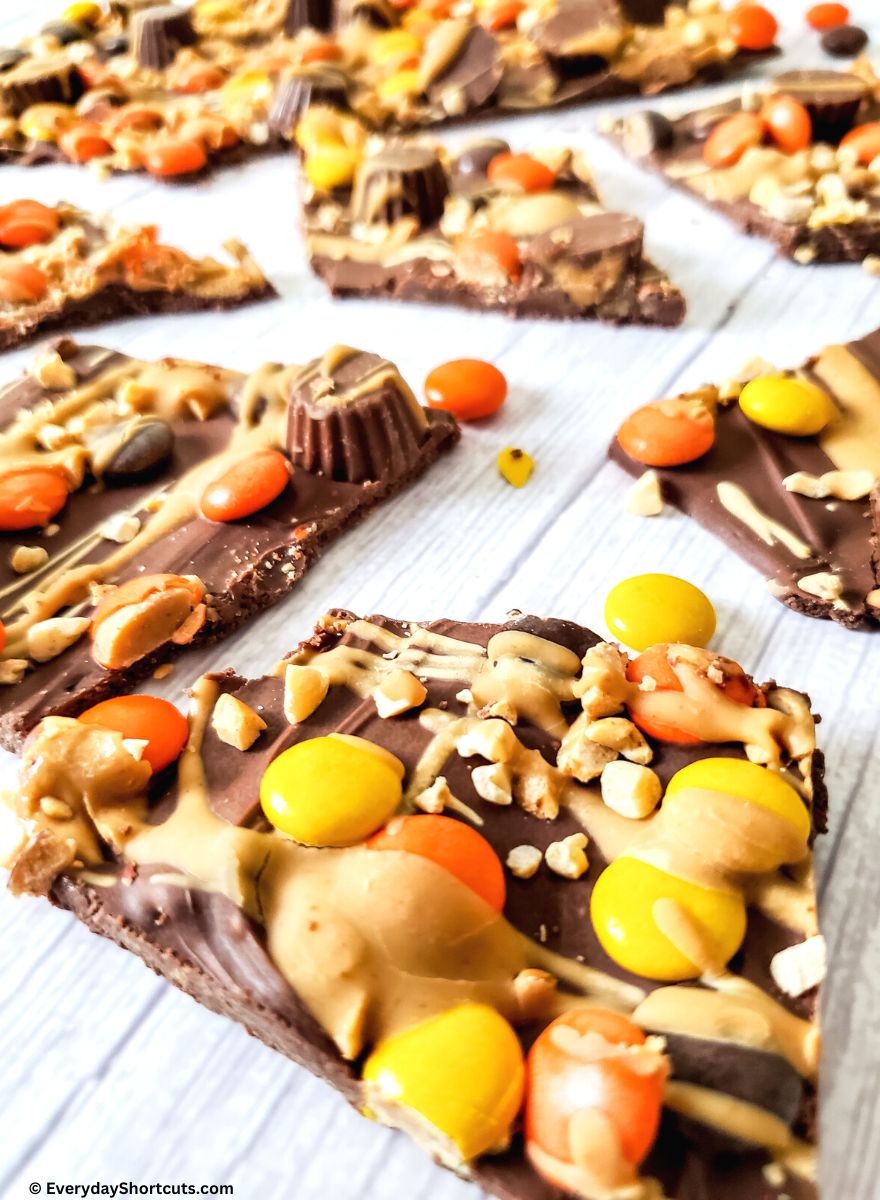 how to make chocolate peanut butter cup bark
