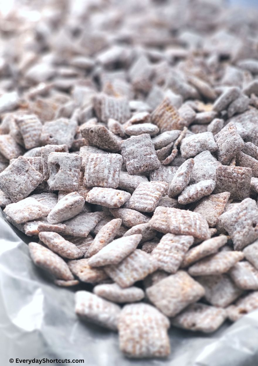 How to Make Puppy Chow