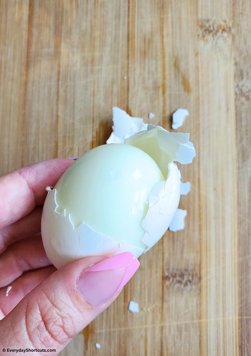 how to peel perfect hard boiled eggs