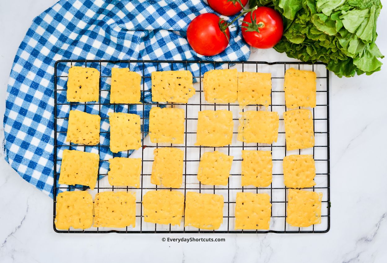how to make keto cheese crackers