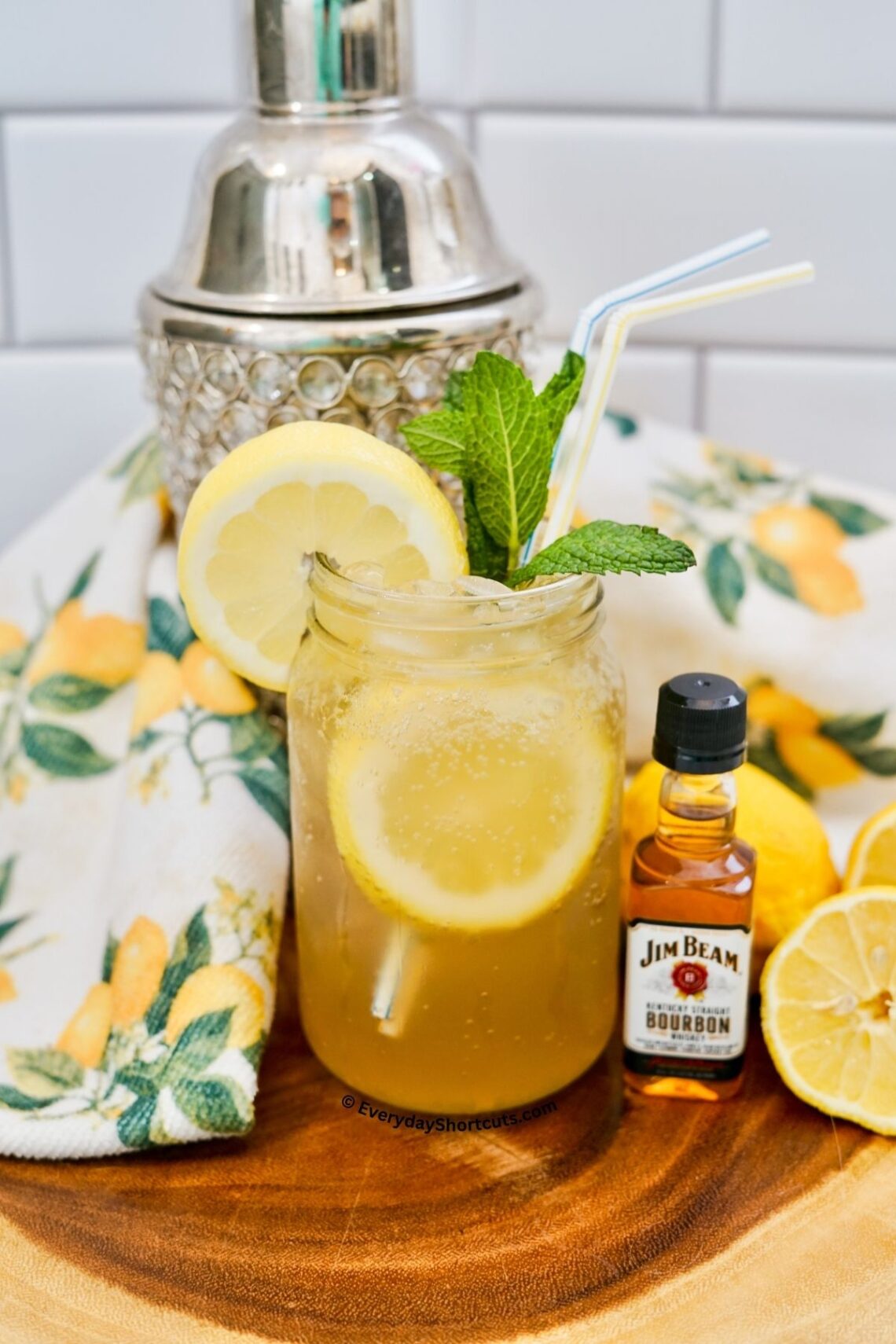 Kentucky Bourbon Lemonade - Everyday Shortcuts