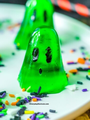 https://everydayshortcuts.com/wp-content/uploads/2023/06/cropped-green-ghosts-jello-shots-360x480.jpg