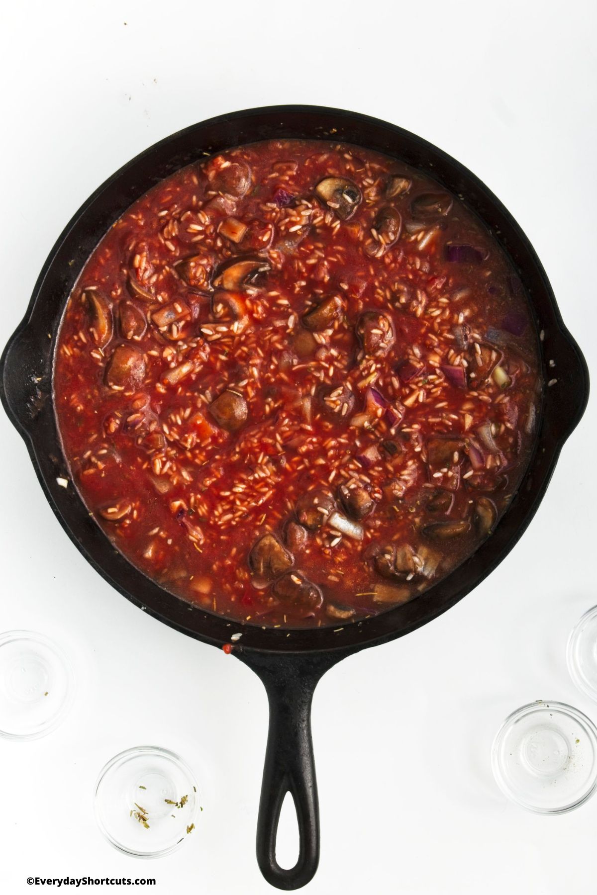 tomato sauce in cast iron