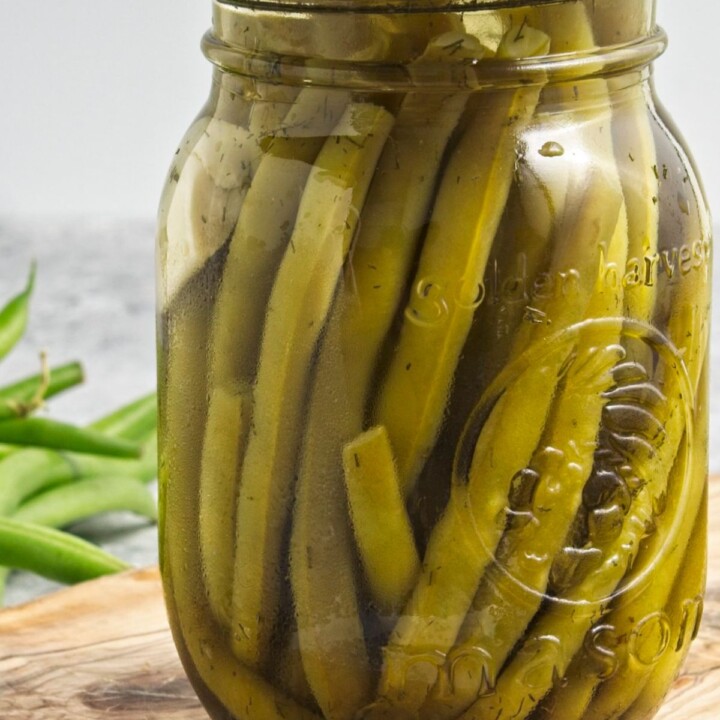 Quick Dilly Beans (Pickled Green Beans) - Everyday Shortcuts