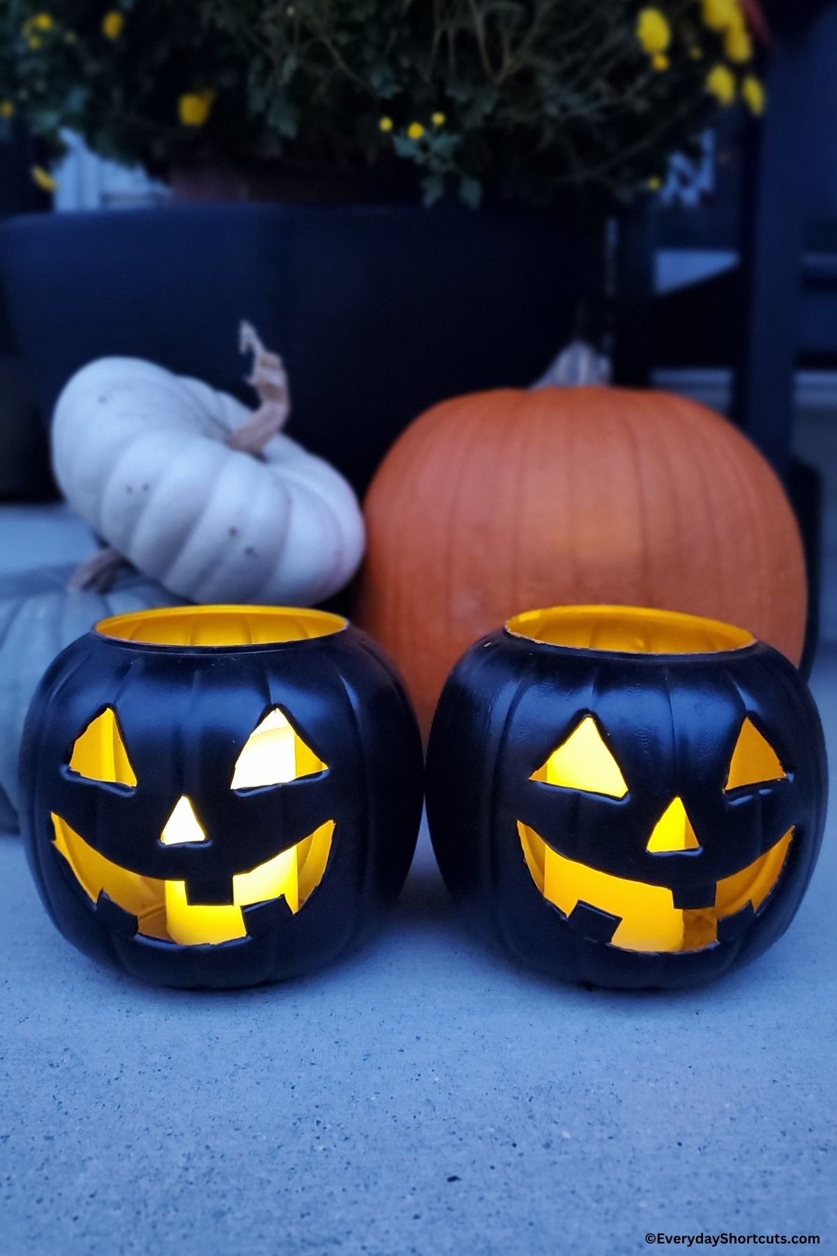 DIY Black and Gold Jack-O-Lantern (Pottery Barn Dupe)