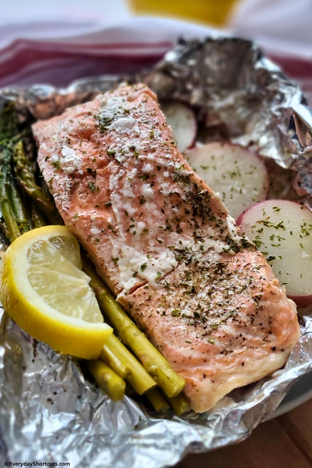 salmon foil packets with asparagus and potatoes