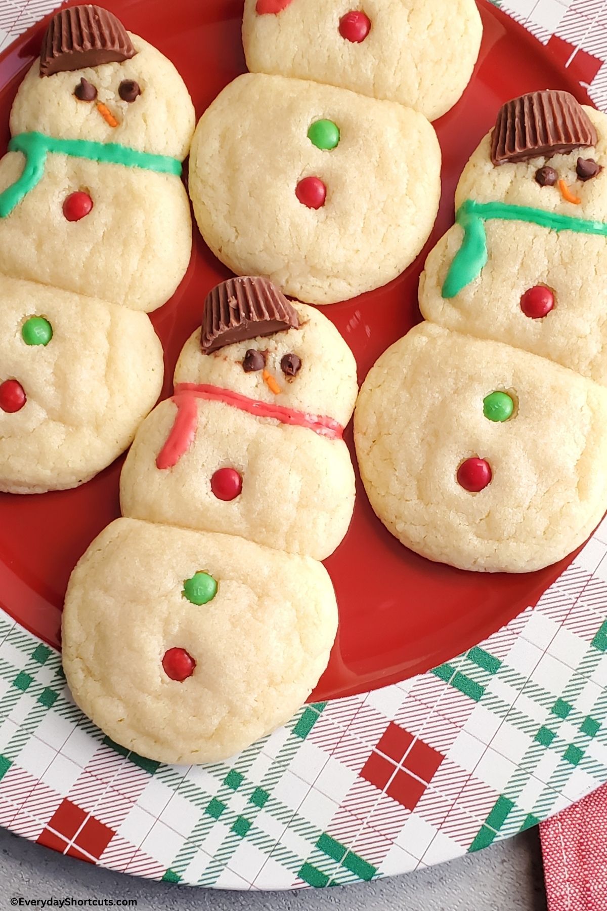 cookies made into snowman on a plate