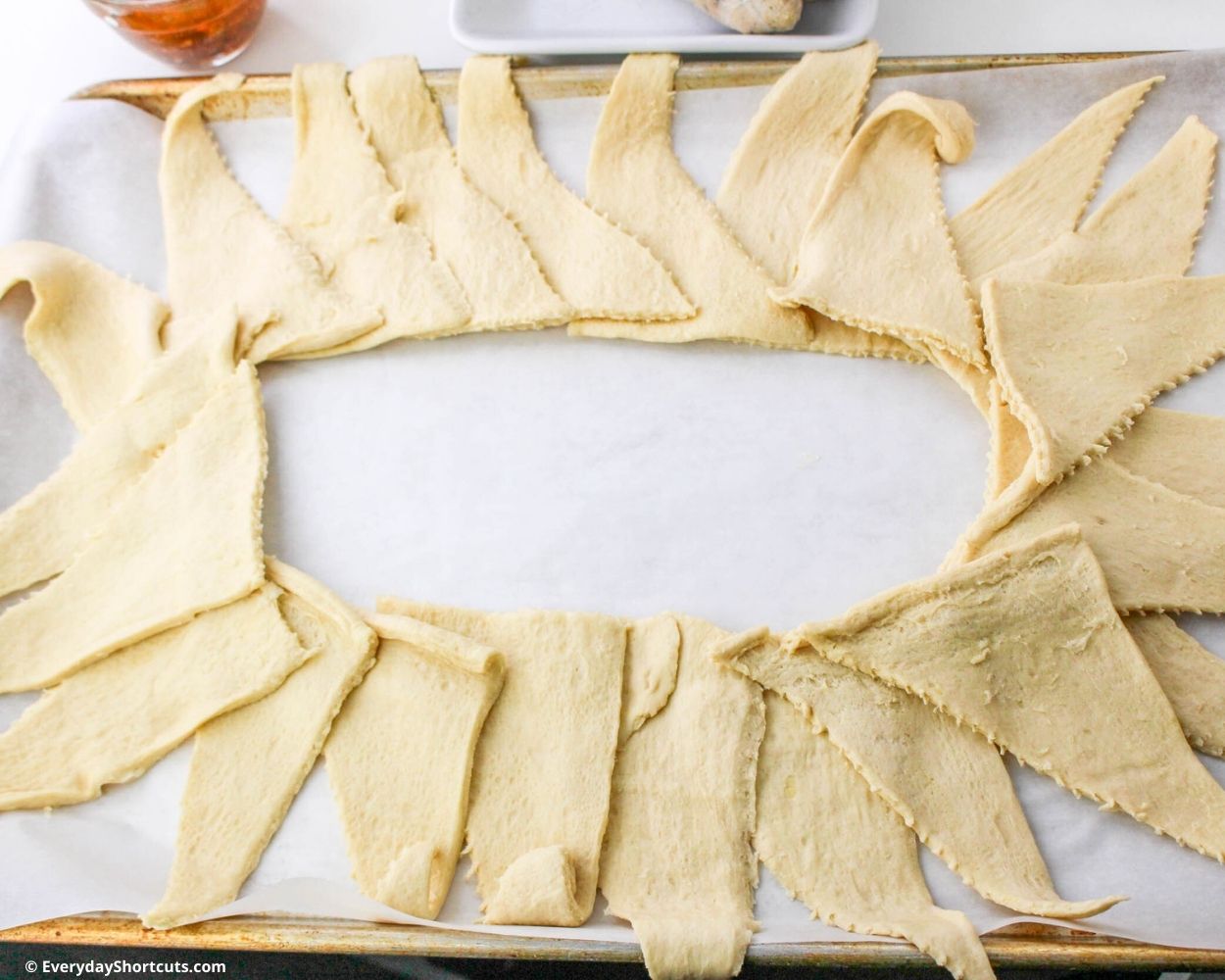 unrolled crescent roll dough in a circle