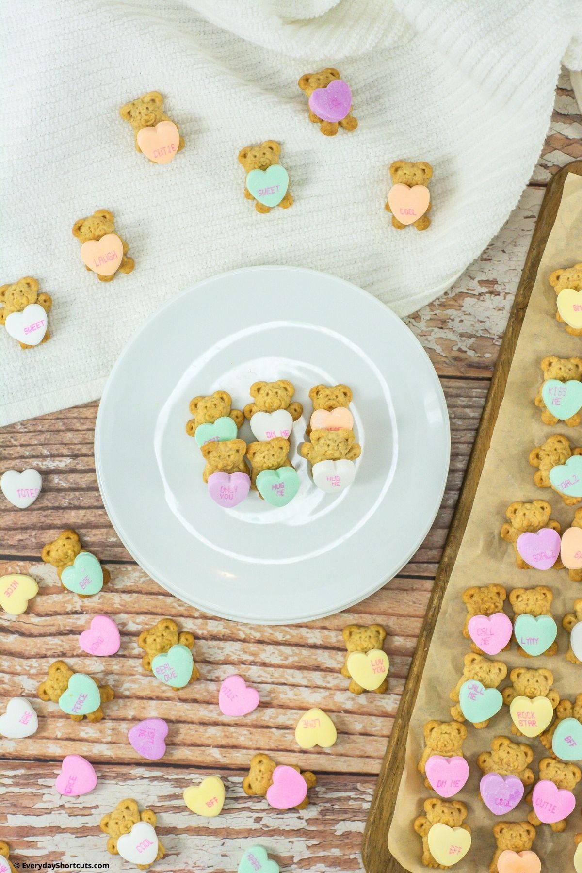 teddy bear cookies with heart candies
