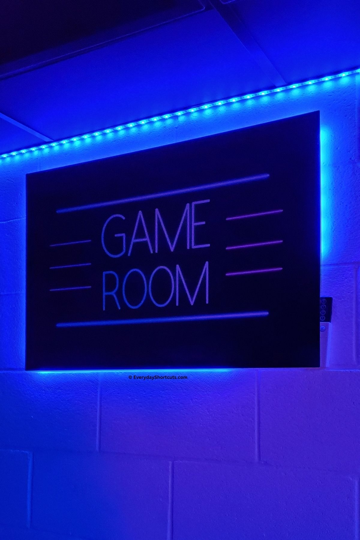 neon game room sign