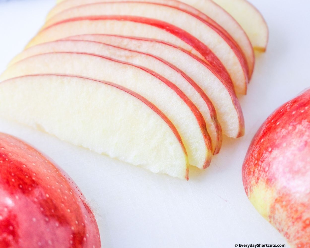 apples sliced thinly