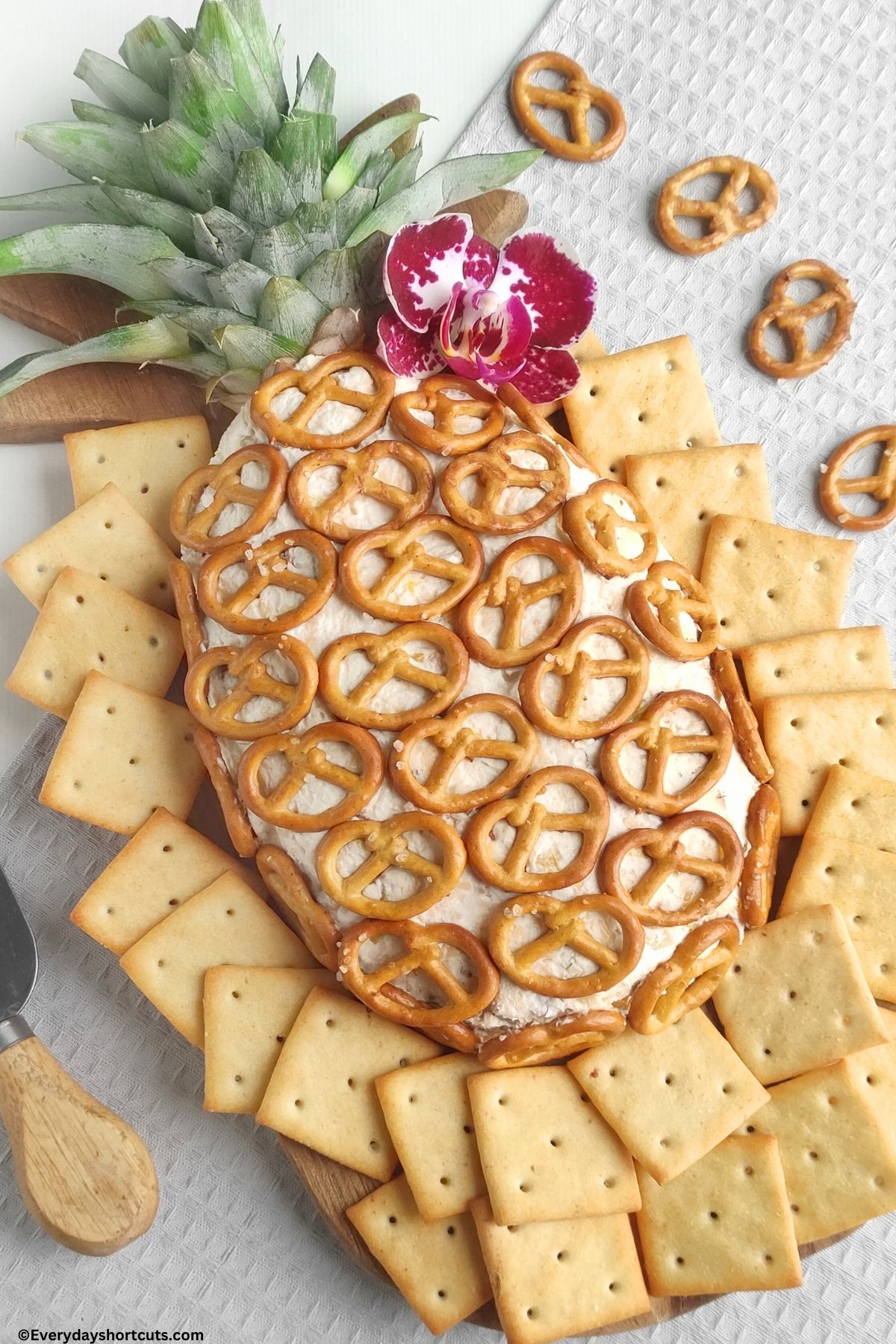 Pineapple cheese ball for a luau party