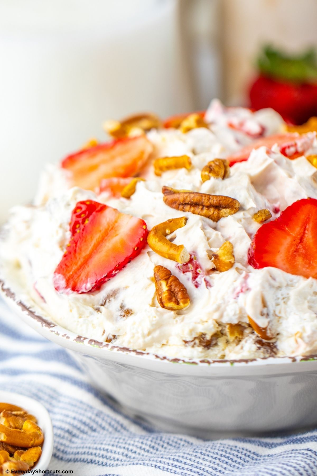 strawberry fluff dessert