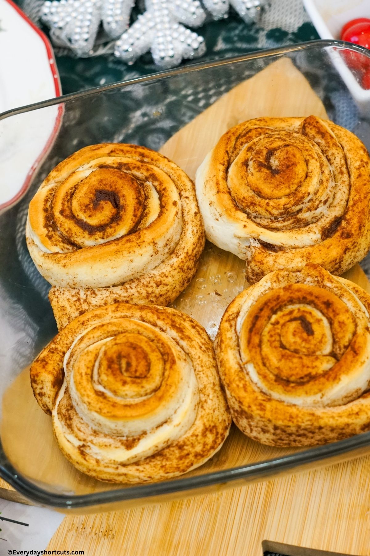 4 large cinnamon rolls in a pan