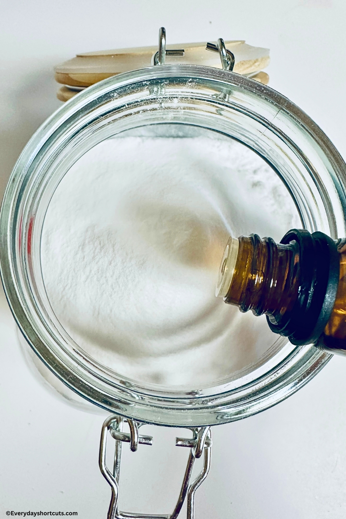 adding essential oils to powder laundry detergent