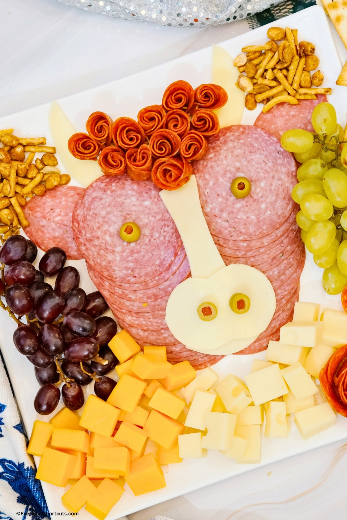 highland cow charcuterie board